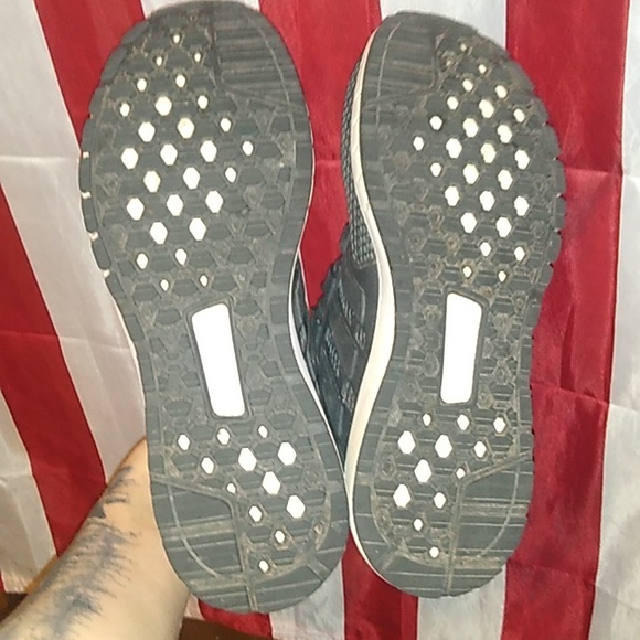 Adidas Ultraboosts - Picture 3 of 5